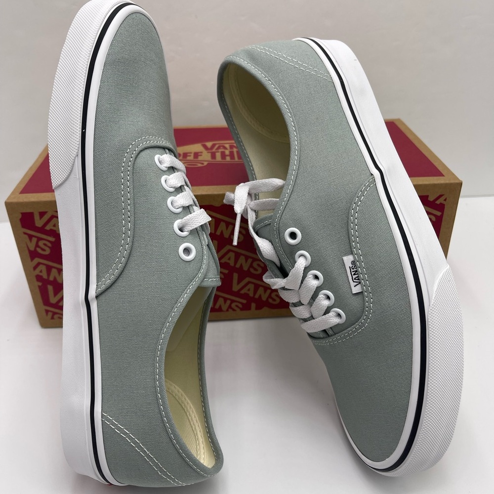 Vans WMNS Lt Gray Canvas Authentic Color Theory Pure Grey
VN000D7YEPO Sneakers - Picture 11 of 16